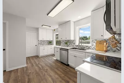 9039 S Jeffery Boulevard, Chicago, IL 60617 - Photo 5