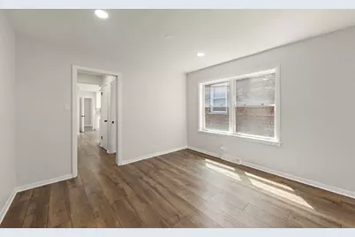 9039 S Jeffery Boulevard, Chicago, IL 60617 - Photo 7