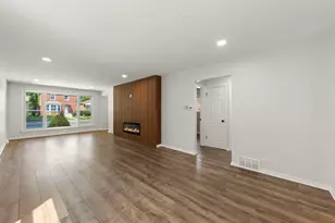9039 S Jeffery Blvd, Chicago, IL 60617 - Photo 11