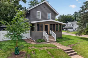 127 W Moore St, Ottawa, IL 61350 - Photo 1