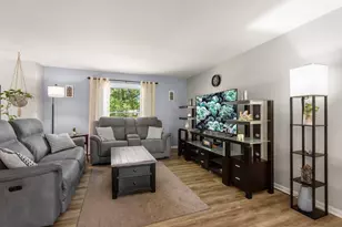 840 S Cleburne Ave, Bartlett, IL 60103 - Photo 3