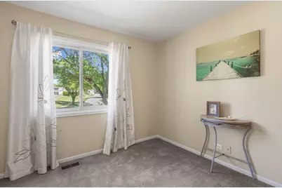 840 S Cleburne Avenue, Bartlett, IL 60103 - Photo 11