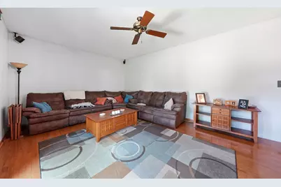 1060 Borden Drive, Roselle, IL 60172 - Photo 7