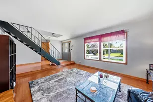 1060 Borden Dr, Roselle, IL 60172 - Photo 3