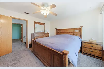 1060 Borden Drive, Roselle, IL 60172 - Photo 17