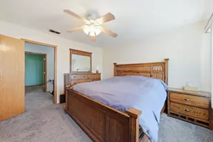 1060 Borden Dr, Roselle, IL 60172 - Photo 17