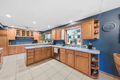 1060 Borden Drive, Roselle, IL 60172 - Photo 9