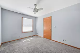 1060 Borden Dr, Roselle, IL 60172 - Photo 19