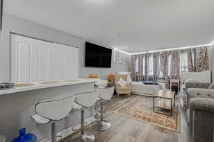 2401 W Balmoral Ave, Chicago, IL 60625 - Photo 7