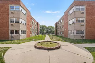 2401 W Balmoral Ave, Chicago, IL 60625 - Photo 11