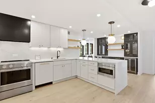 200 E Delaware Pl, Chicago, IL 60611 - Photo 21