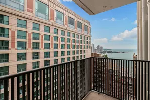 200 E Delaware Pl, Chicago, IL 60611 - Photo 15