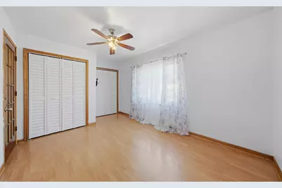 2922 W Nelson Street, Chicago, IL 60618 - Photo 17