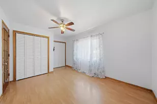 2922 W Nelson St, Chicago, IL 60618 - Photo 17