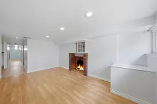 2922 W Nelson St, Chicago, IL 60618 - Photo 33