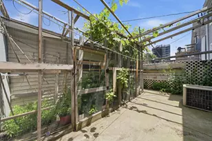 2922 W Nelson St, Chicago, IL 60618 - Photo 39