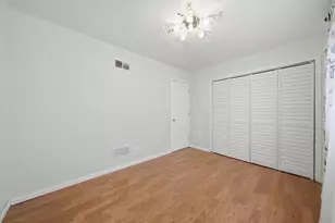 2922 W Nelson St, Chicago, IL 60618 - Photo 21