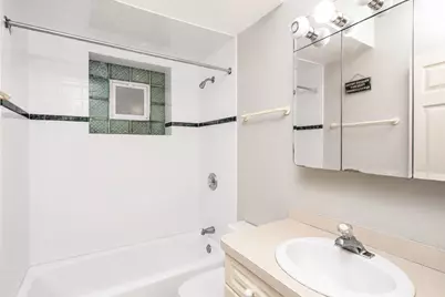 3240 N Racine Avenue #1, Chicago, IL 60657 - Photo 13