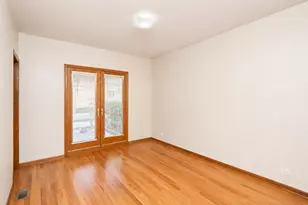 3240 N Racine Ave, Chicago, IL 60657 - Photo 5