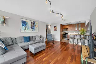 3930 N Pine Grove Ave, Chicago, IL 60613 - Photo 5