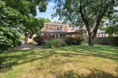 6520 N Christiana Avenue, Lincolnwood, IL 60712 - Photo 3