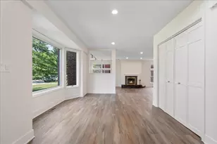 6520 N Christiana Ave, Lincolnwood, IL 60712 - Photo 7