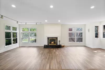 6520 N Christiana Avenue, Lincolnwood, IL 60712 - Photo 9
