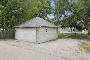 110 W Mississippi Ave, Elwood, IL 60421 - Photo 3