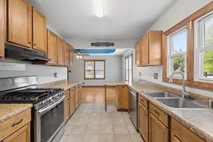 110 W Mississippi Ave, Elwood, IL 60421 - Photo 5