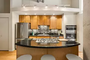 360 W Illinois St, Chicago, IL 60654 - Photo 11