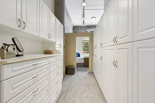 360 W Illinois St, Chicago, IL 60654 - Photo 17