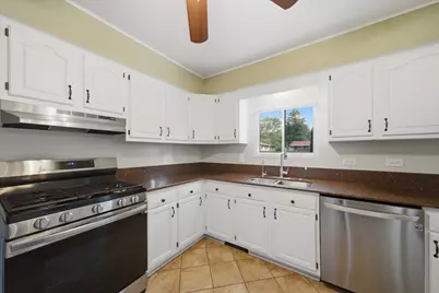 22W452 Sycamore Drive, Glen Ellyn, IL 60137 - Photo 7
