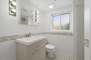 22W452 Sycamore Dr, Glen Ellyn, IL 60137 - Photo 9