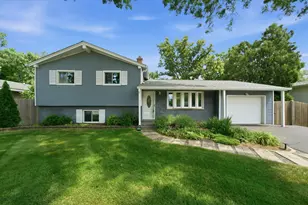 22W452 Sycamore Dr, Glen Ellyn, IL 60137 - Photo 1