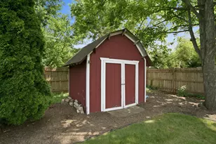 22W452 Sycamore Dr, Glen Ellyn, IL 60137 - Photo 21