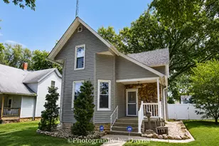 880 S 5th Ave, Kankakee, IL 60901 - Photo 1
