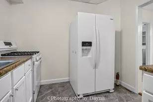 880 S 5th Ave, Kankakee, IL 60901 - Photo 11