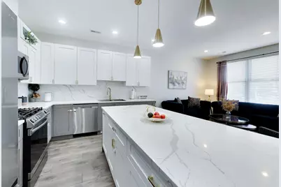 2721 W Peterson Avenue, Chicago, IL 60659 - Photo 7