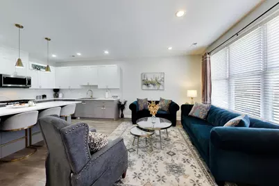 2721 W Peterson Avenue, Chicago, IL 60659 - Photo 3