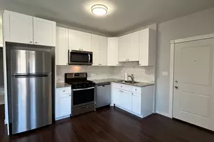 7441 N Rogers Ave, Chicago, IL 60626 - Photo 3