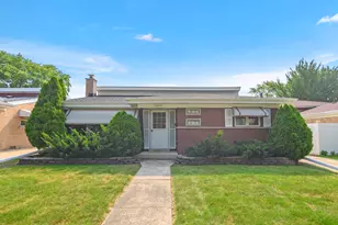 10525 S Kildare Ave, Oak Lawn, IL 60453 - Photo 1