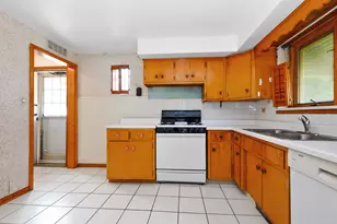 10525 S Kildare Ave, Oak Lawn, IL 60453 - Photo 7
