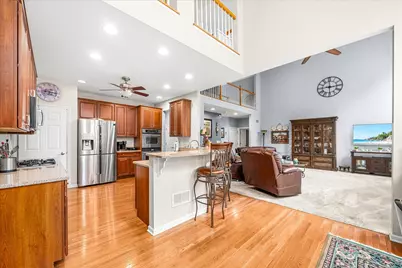 447 Lake Run Court, North Aurora, IL 60542 - Photo 7