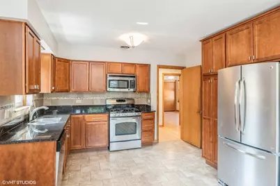 96 Forest Avenue #2, Riverside, IL 60546 - Photo 5