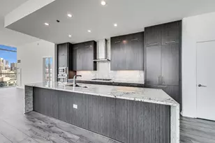 750 N Hudson Ave, Chicago, IL 60654 - Photo 3