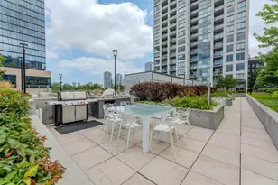 750 N Hudson Ave, Chicago, IL 60654 - Photo 33