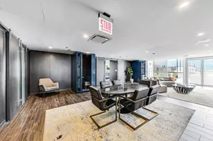 750 N Hudson Ave, Chicago, IL 60654 - Photo 43