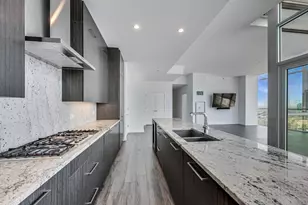 750 N Hudson Ave, Chicago, IL 60654 - Photo 5