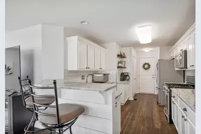 668 Acadia Circle, Crystal Lake, IL 60014 - Photo 5