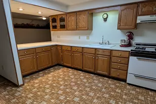 204 Hickory Dr, Lena, IL 61048 - Photo 13